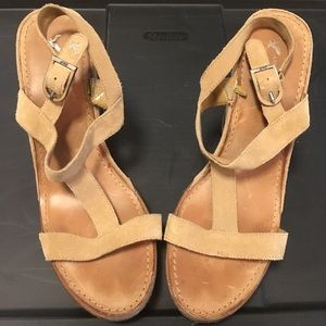 American eagle sandals